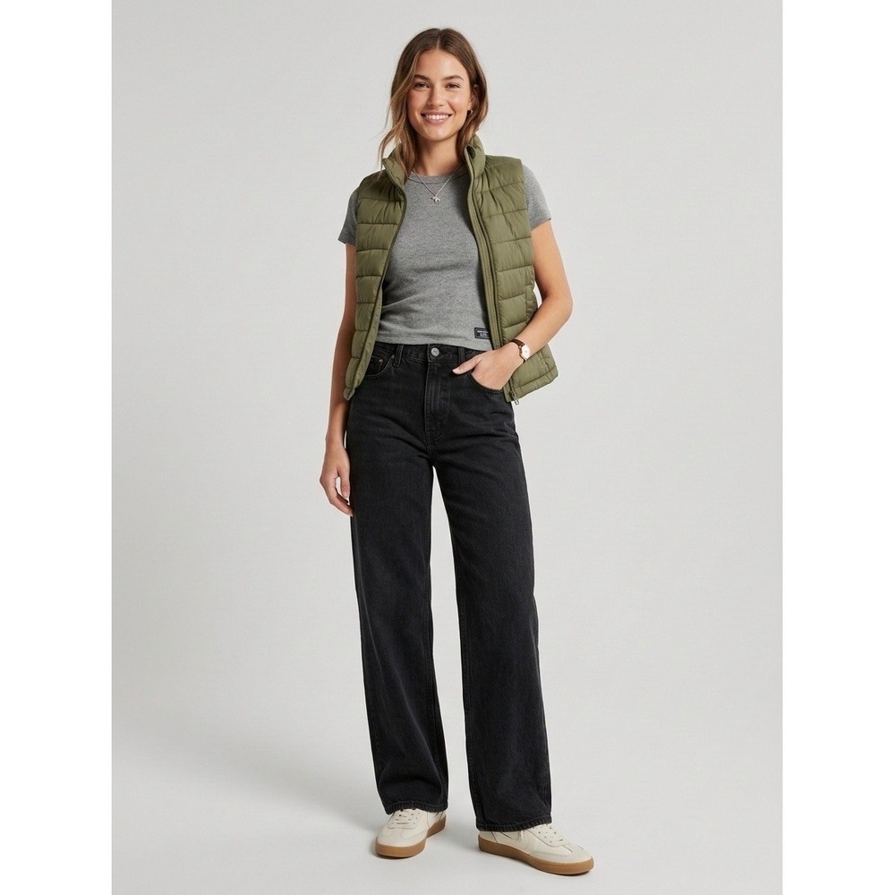 Abercrombie & Fitch Curve Love The 90s Relaxed Jean High Rise Black 25 0s
